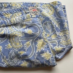 Faherty Sunwashed Boardshort - Shoreline
Paisley